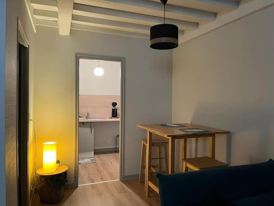 Salins-Les Bains : A L'Ombre De La Tour Carree Apartman Kültér fotó