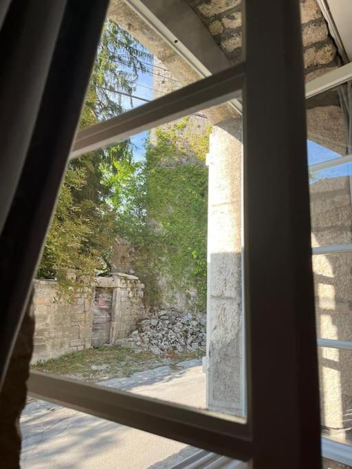 Salins-Les Bains : A L'Ombre De La Tour Carree Apartman Kültér fotó